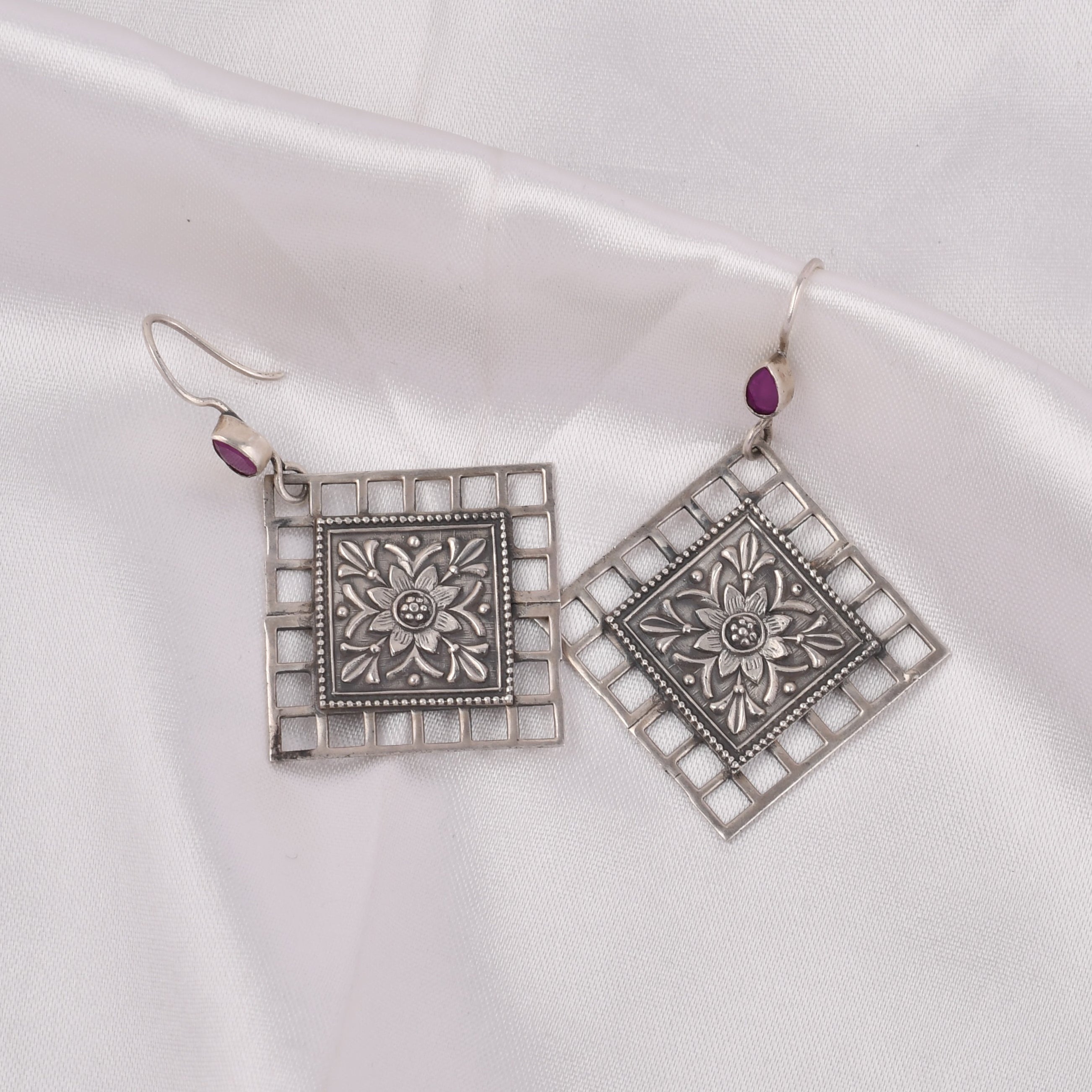 Classic Floral Grid Earrings